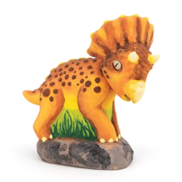 peinture-sur-figurine-triceratops-dinos-art-dinosart